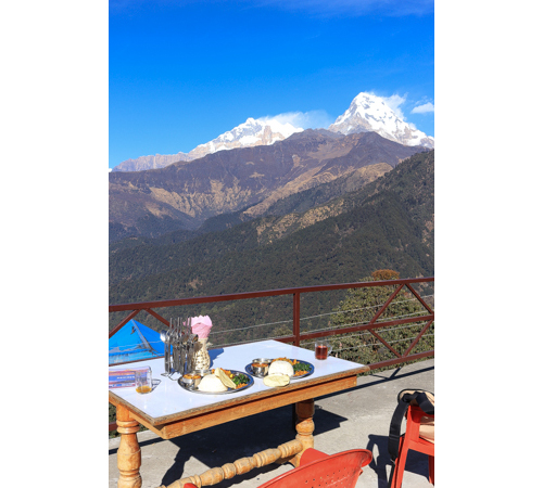 Annapurna trekking: Lunch at Ghorepani