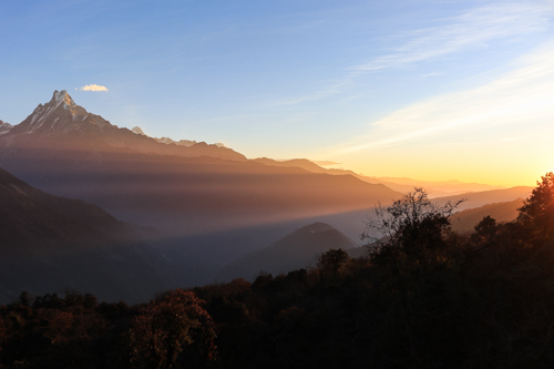 Annapurna trekking: Sunrise at Tadapani