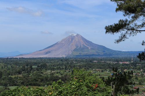 Lake Toba in Sumatra, Indonesia: Mount Sibayak