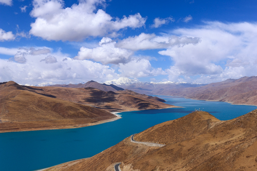 Yamdrok Lake in Tibet, China 