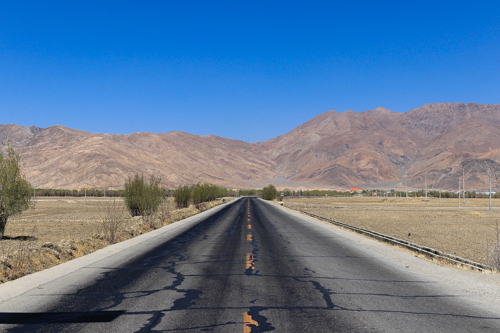 Highway from Lhasa to Gyantze and Shegatse, Tibet